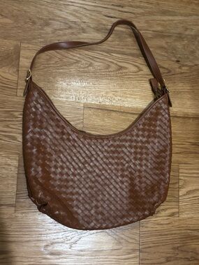 Woven Faux Leather Shoulder Bag in Brown